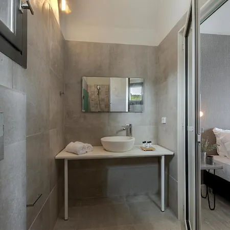 Pearl By Pearl Collection Hotel Imerovigli (Santorini)