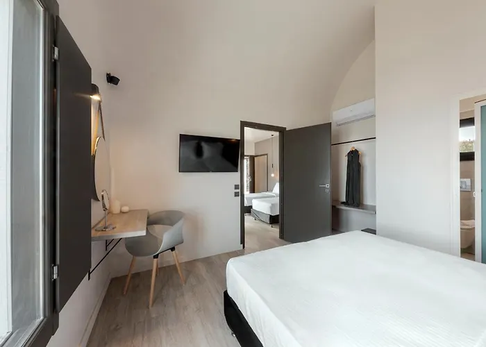 Pearl By Pearl Collection 4*